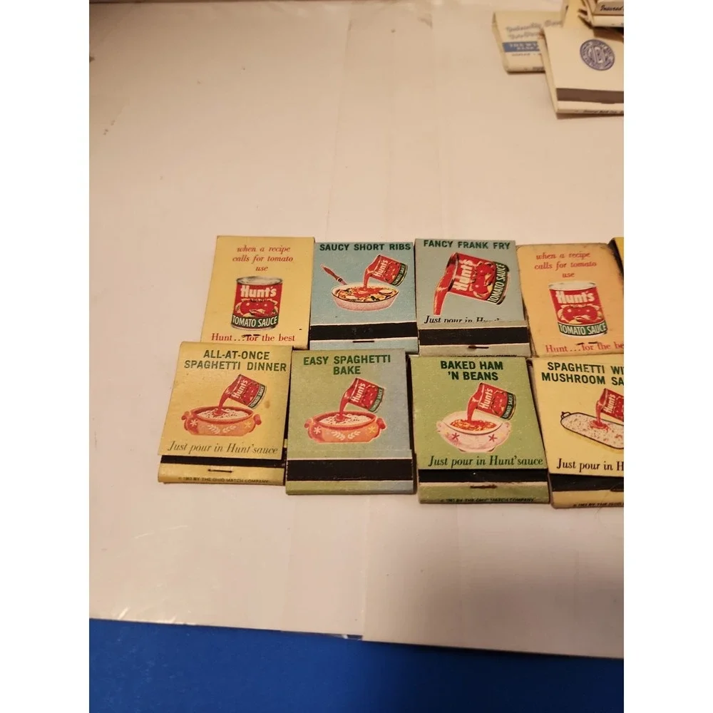 10X VINTAGE MATCHBOOK -‎ HUNTS TOMATO SAUCE - SAUCY SHORT RIBS RECIPE see pic